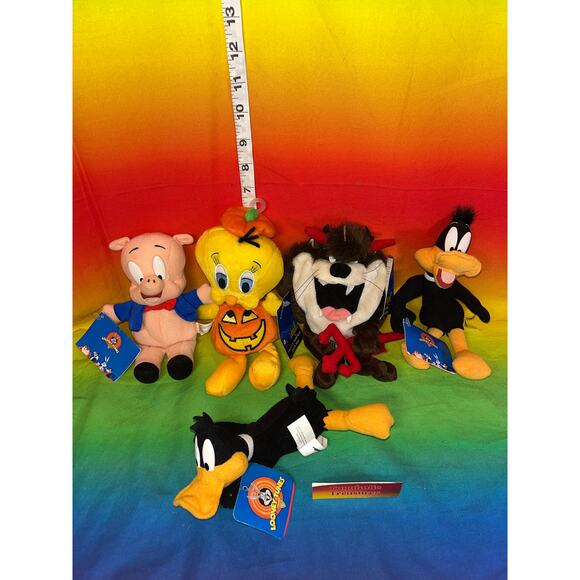 Looney Tunes Bean Bag Plush Tweety Bird Daffy Duck Taz and Porky Pig Figures - Picture 1 of 6